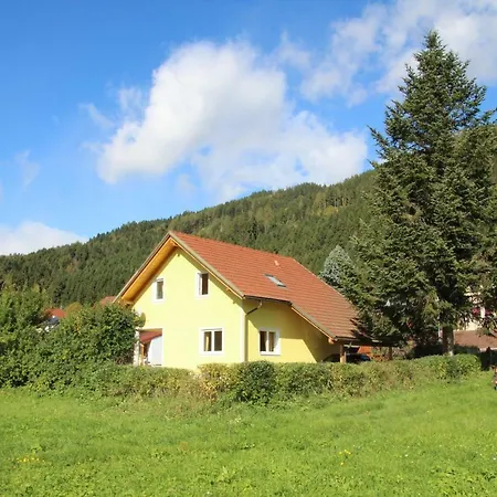 Narrenhaus Casa de Férias *